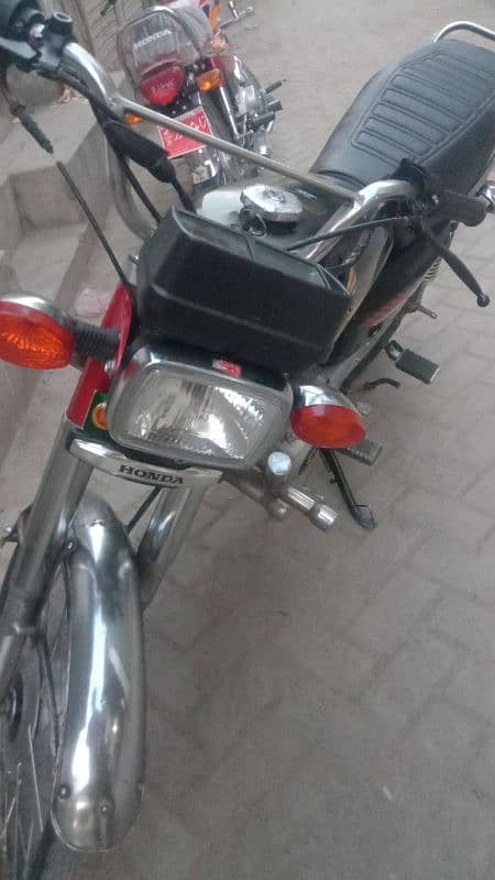 125 Model 2017 good condition all documents available 0