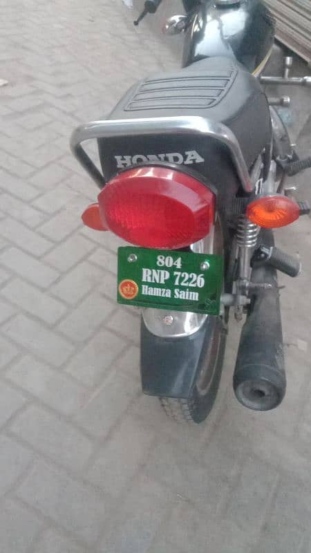 125 Model 2017 good condition all documents available 2