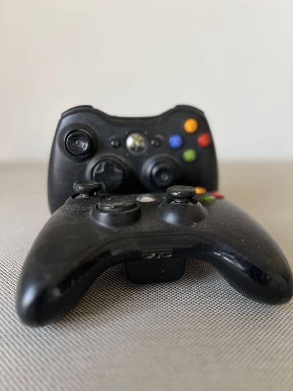 Xbox 360E original | 500GB with games | 2 controllers | kinect sensor 1