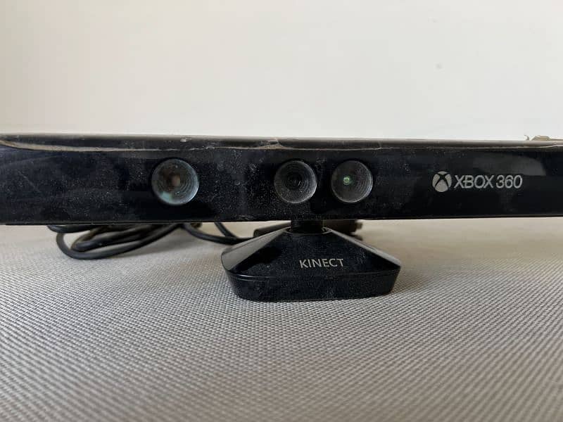 Xbox 360E original | 500GB with games | 2 controllers | kinect sensor 2