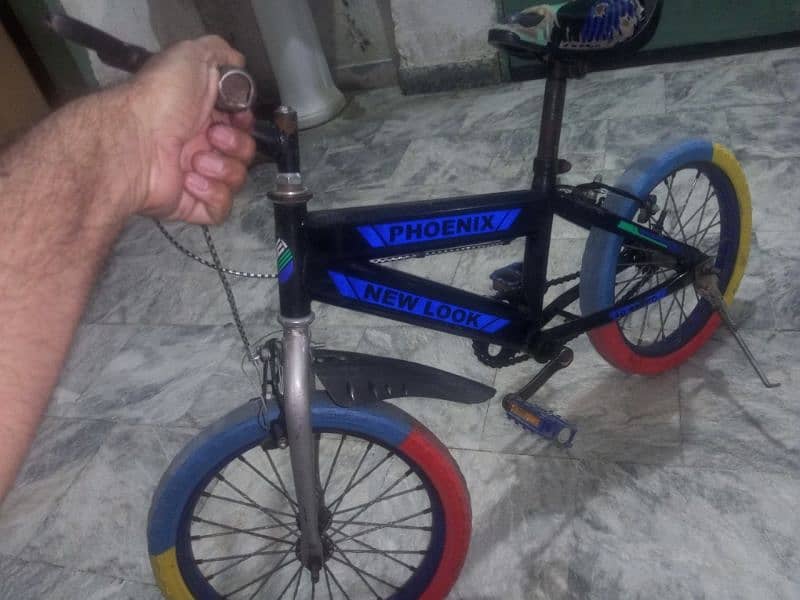 16 inch Importad Bicycle For Boys/Girls. 9/10 condition 2