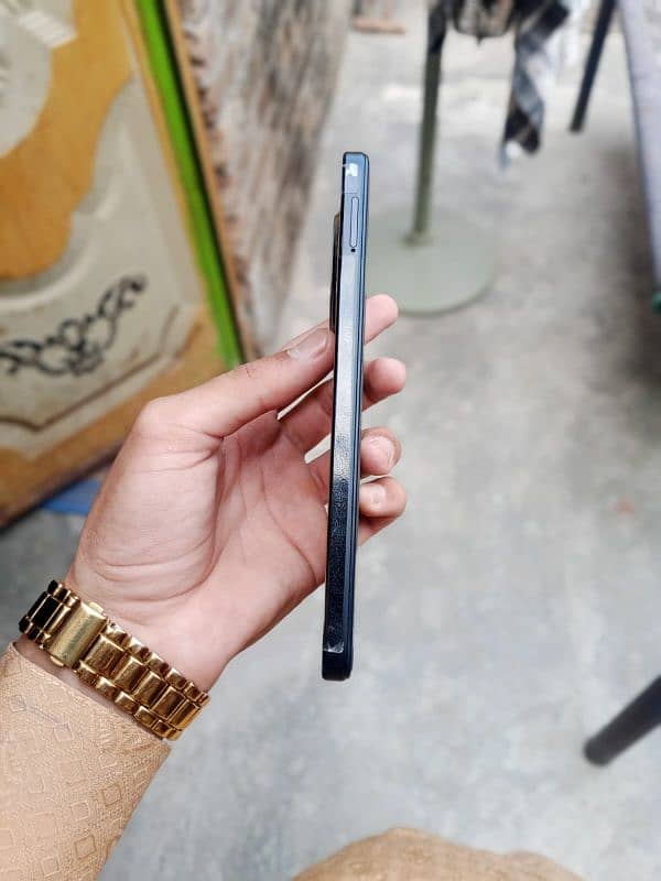 redmi A3 condition 10/10 sir ak month use Howa hai bs 5