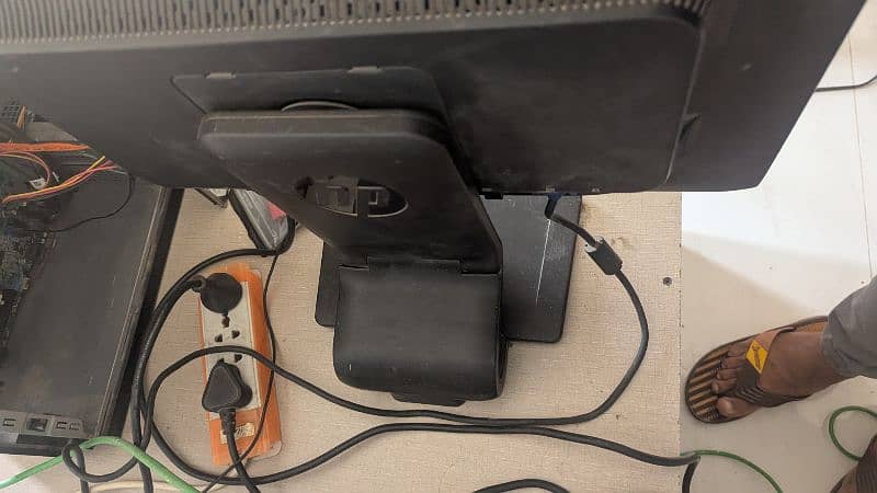 del PC and ho monitor 5