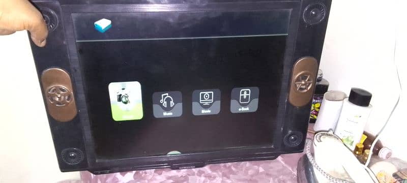 21 inch LCD  for sale all okay 3