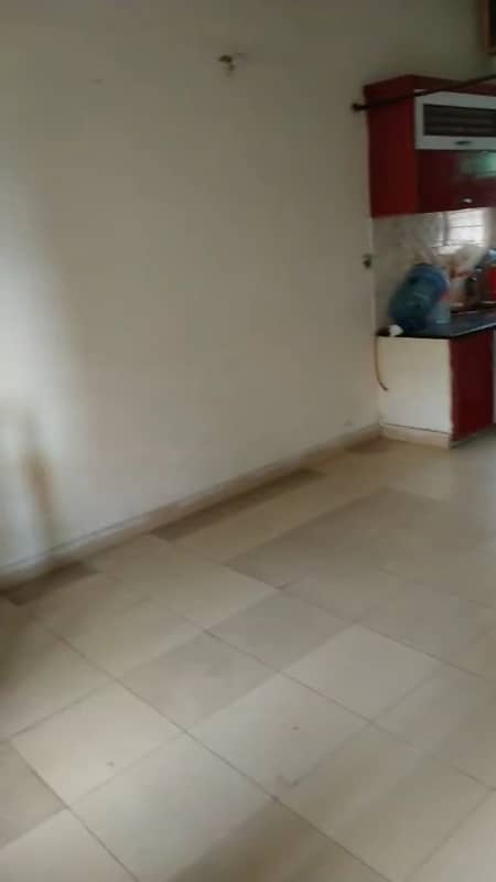 10MARLA UPPER PORTION AVAILABLE FOR RENT AT PRIME LOCATION IN KHAYABAN-E-AMIN C BLOCK 4