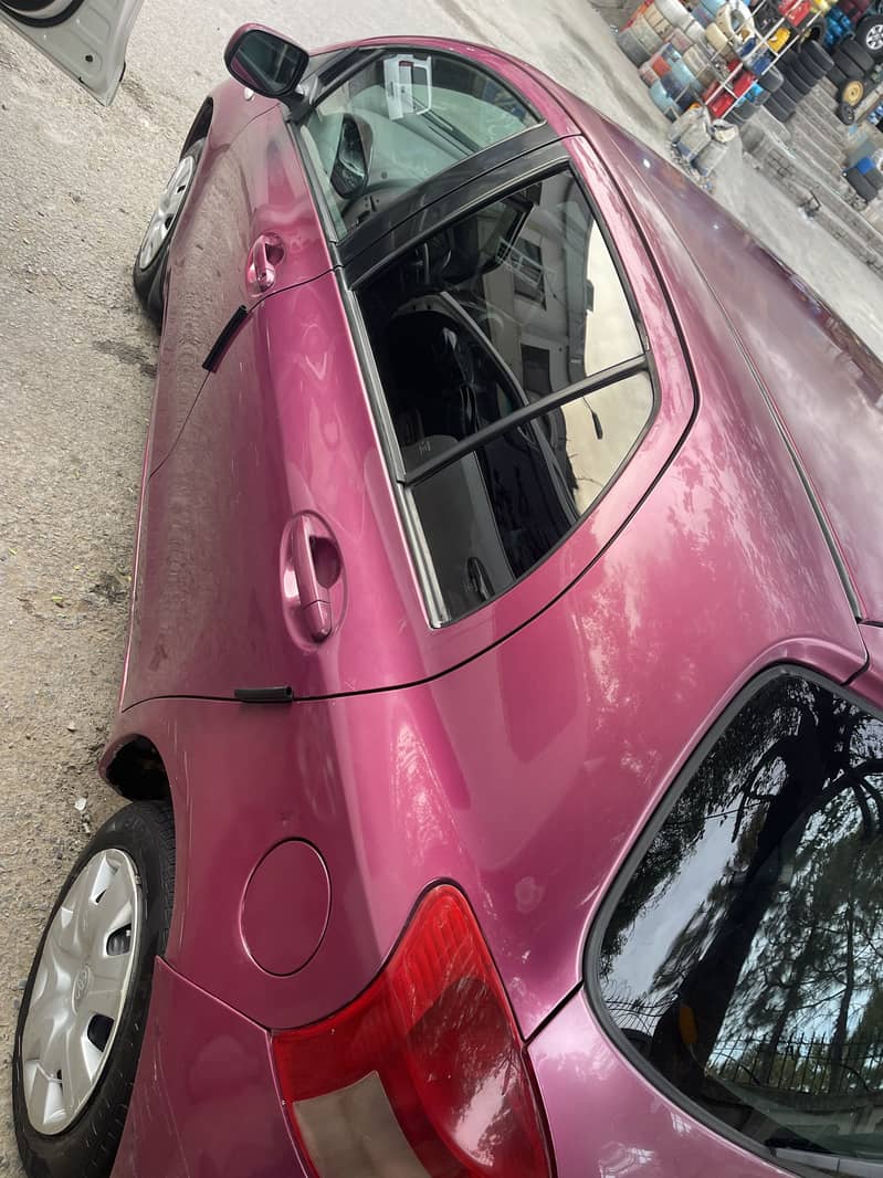 Vitz 2005 up for sale 3