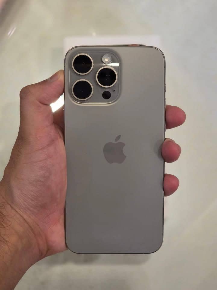 iPhone 15 Pro Max natural titanium colour 256 GB 0