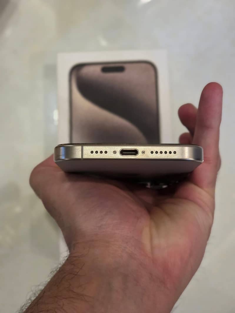 iPhone 15 Pro Max natural titanium colour 256 GB 1