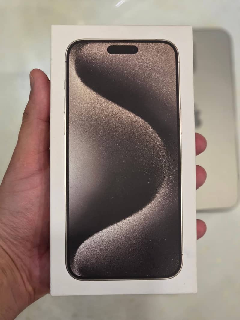 iPhone 15 Pro Max natural titanium colour 256 GB 4