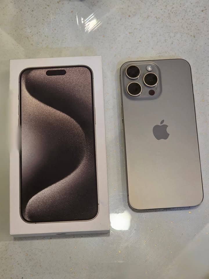 iPhone 15 Pro Max natural titanium colour 256 GB 5
