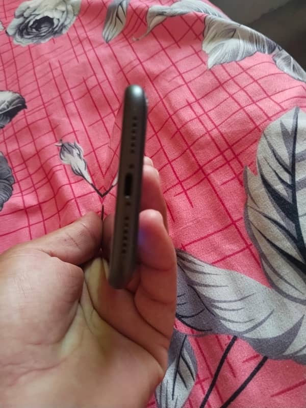 iphone 11 good condition 5