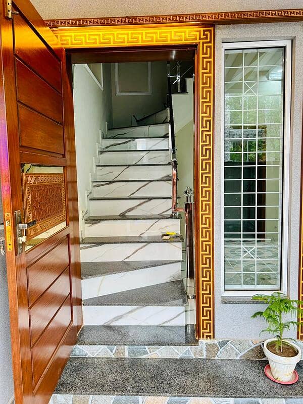 10 Marla Upper Portion Available For Rent In Park View City 2