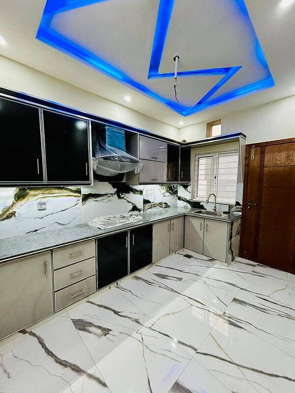 10 Marla Upper Portion Available For Rent In Park View City 10