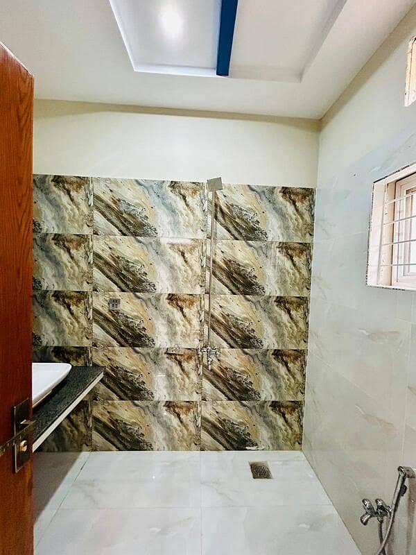 10 Marla Upper Portion Available For Rent In Park View City 12