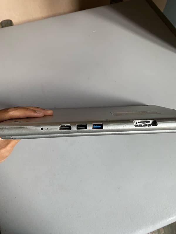Samsung chrome book 2gb 10gb will be expendable with charger 3