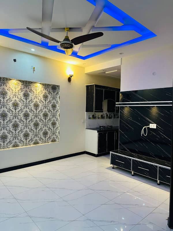 1 0 Marla Lower Portion Are Available For Rent in Park View City Lahore 6