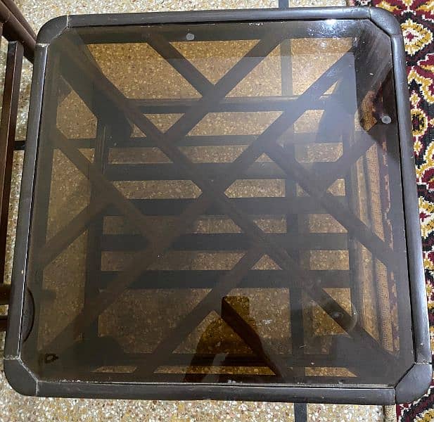 4 chair, 1 central table, 2 side table 3