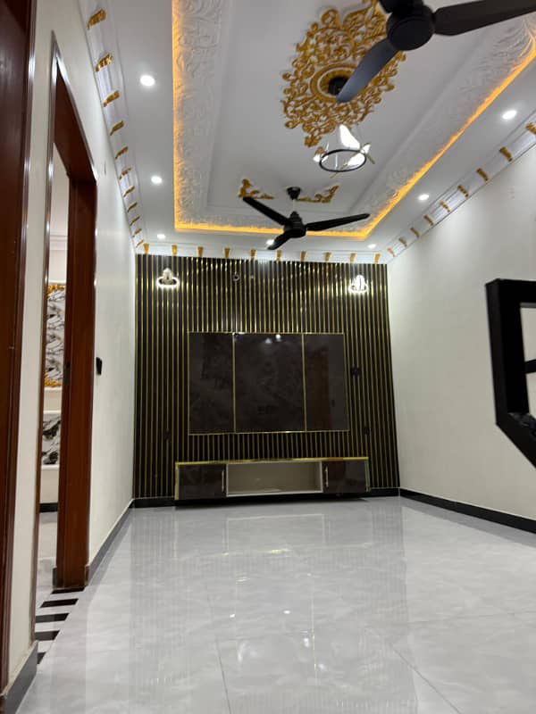 5 Marla Beautifully Designed House For Sale In Park View City Lahore. 10