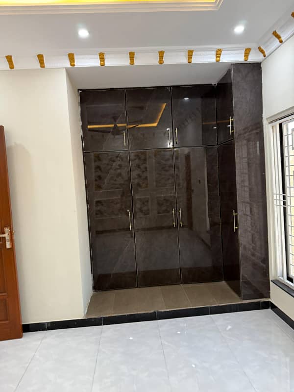 5 Marla Beautifully Designed House For Sale In Park View City Lahore. 14