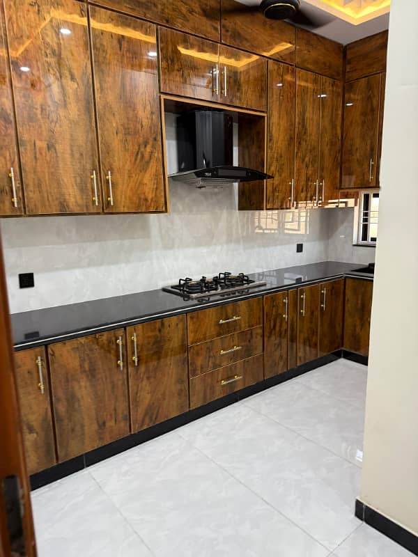 5 Marla Beautifully Designed House For Sale In Park View City Lahore. 16