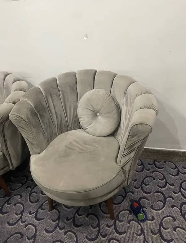 2 single sofa’s 2