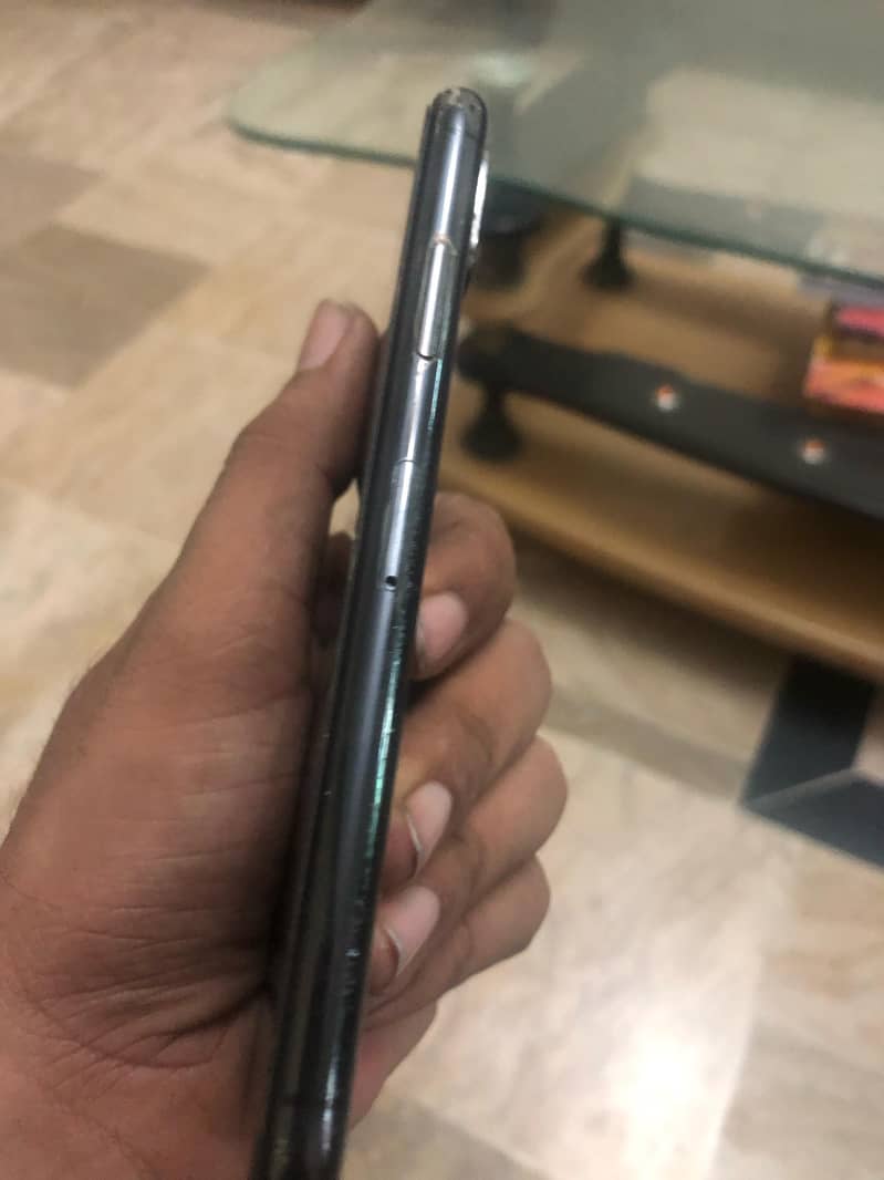 Iphone xs factory unlocked 3