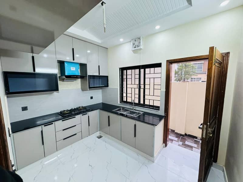 5 Marla Brand New Luxury House For Sale In Park View City Lahore 32