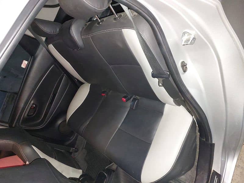 Toyota Vitz 2018 12