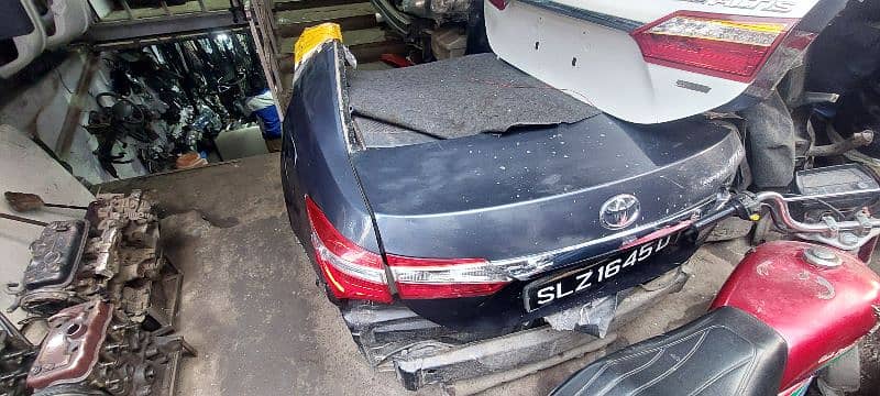corolla trunk doors roof nose cut lights 3