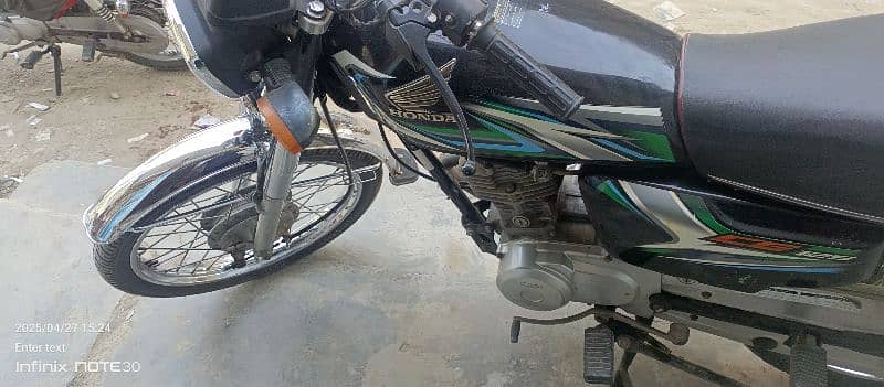 Honda 125cc black 2023 1