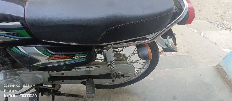 Honda 125cc black 2023 2
