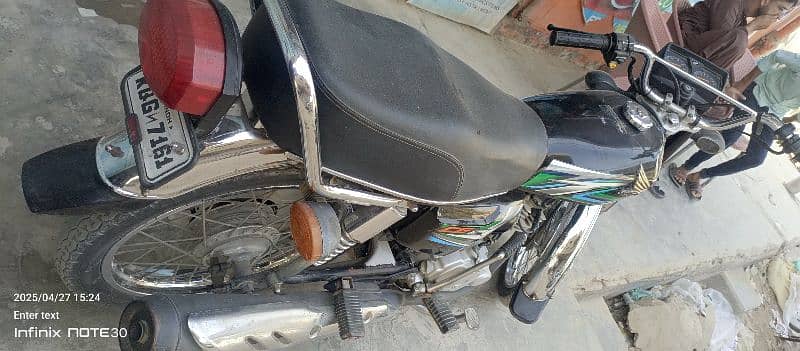 Honda 125cc black 2023 5