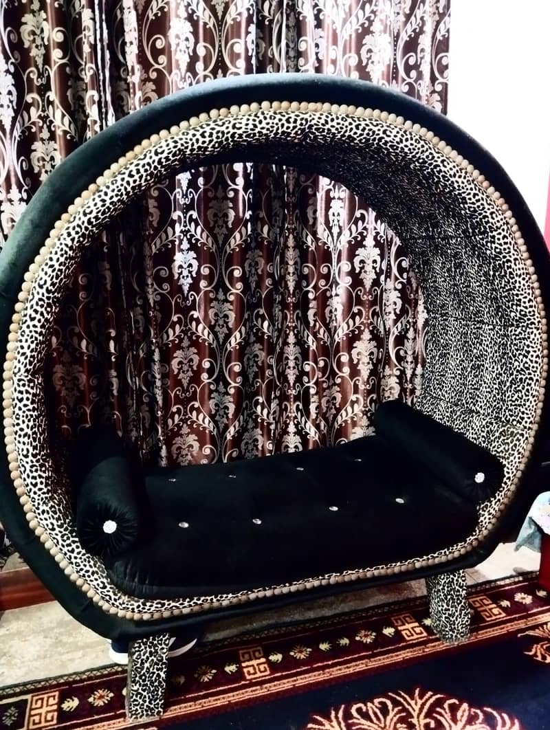 Round Sofa for Sale in Lahore 0