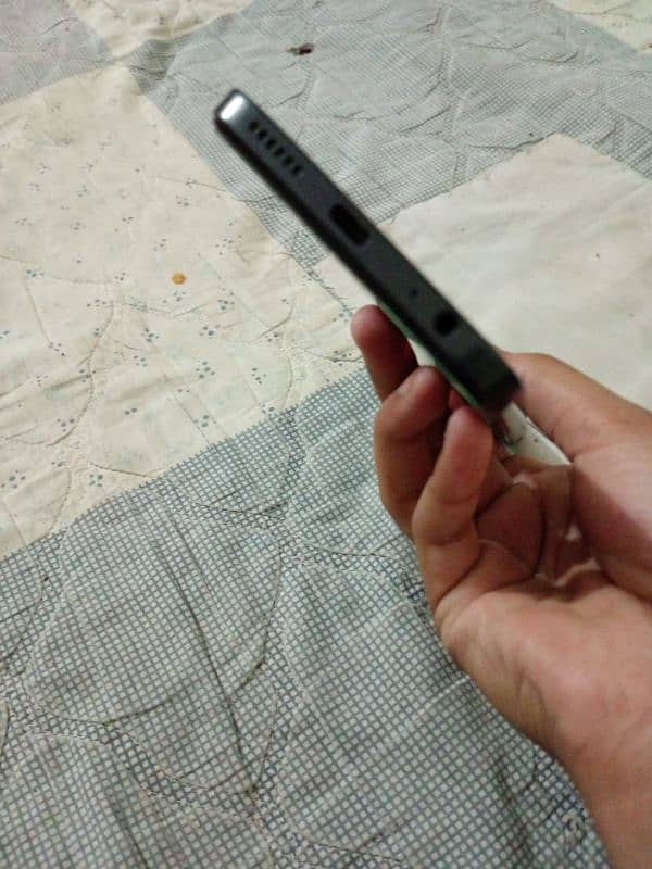 10/10 condition 9 warranty Tecno spark30c 4
