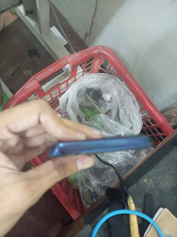 moto ka mobile ha 6:128 GB ha non pta ha exchange possible 4