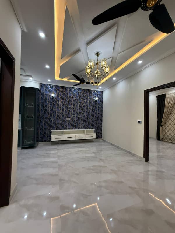 5 Marla Lavish House Available For Sale In Park View City Lahore 8