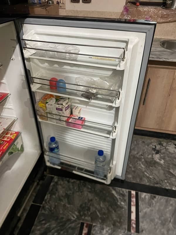 Brand New Dawlance Reflection Refrigators For Sale In Good Price 4