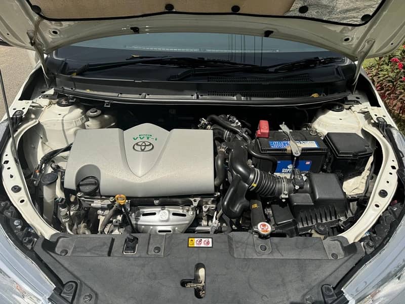 Toyota Yaris Ativ x CVT 1.5 9