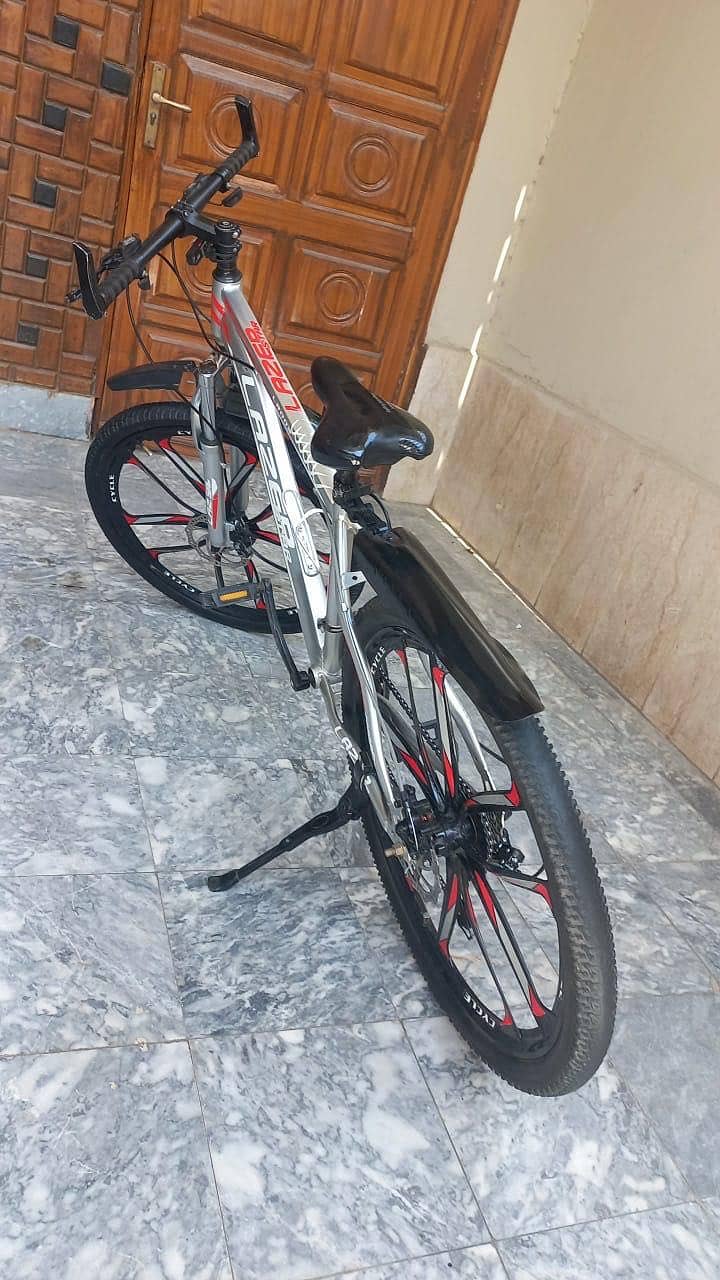 Lazer Speed Racer Bicycle – Excellent Condition! 0