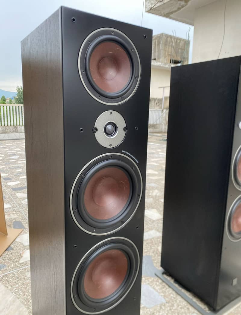 Dali Oberon 9 floor stand speakers 0
