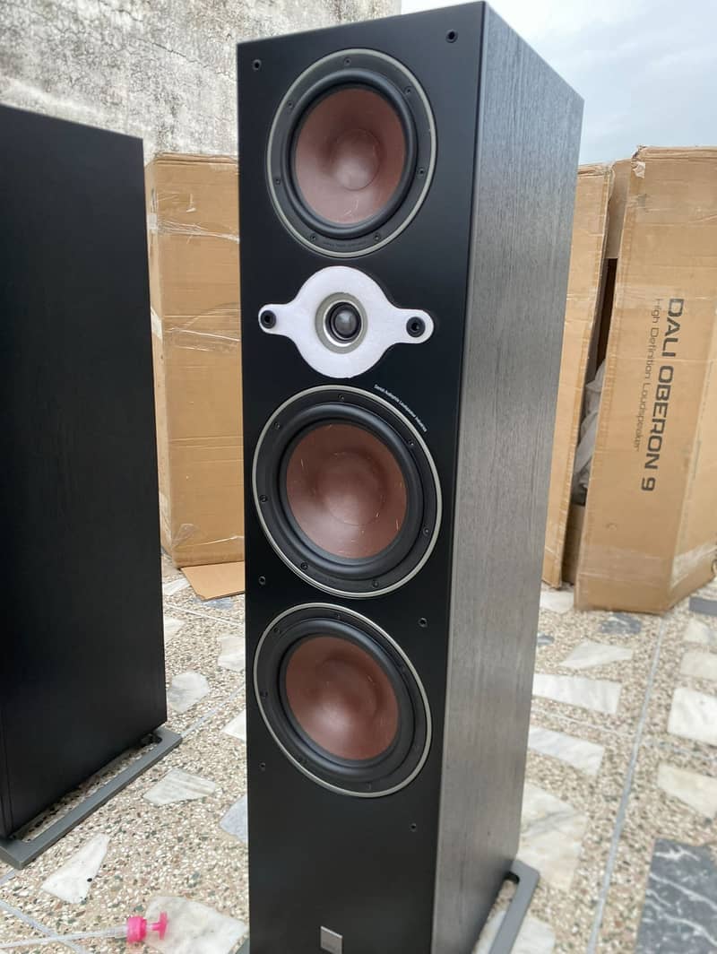 Dali Oberon 9 floor stand speakers 5