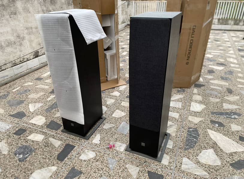 Dali Oberon 9 floor stand speakers 8