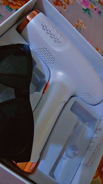 IPL hair removal with ice effect