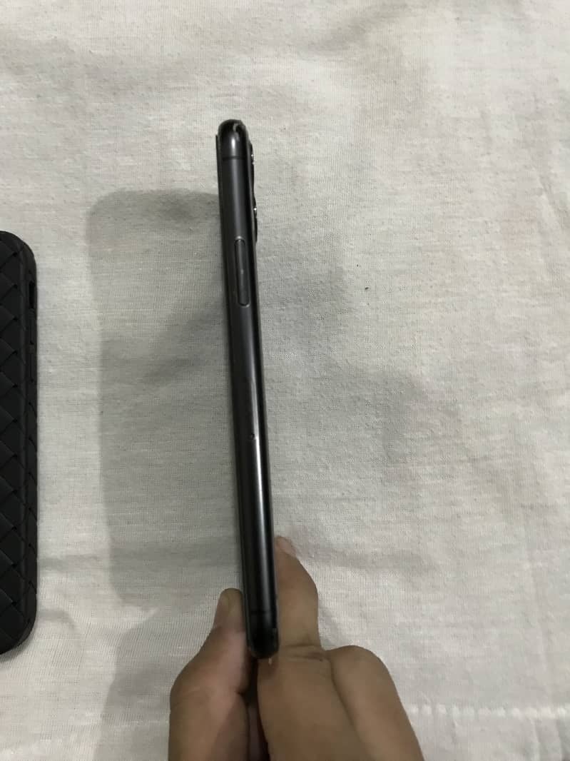 iPhone 11pro PTA Approved (Dual Sim) 3