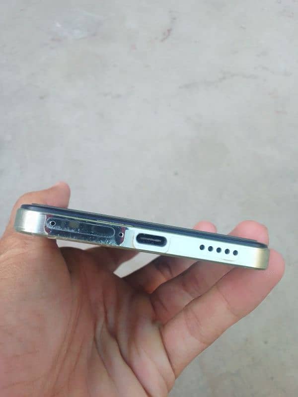 Vivo Y100 | 16GB RAM | Urgent Sale 3