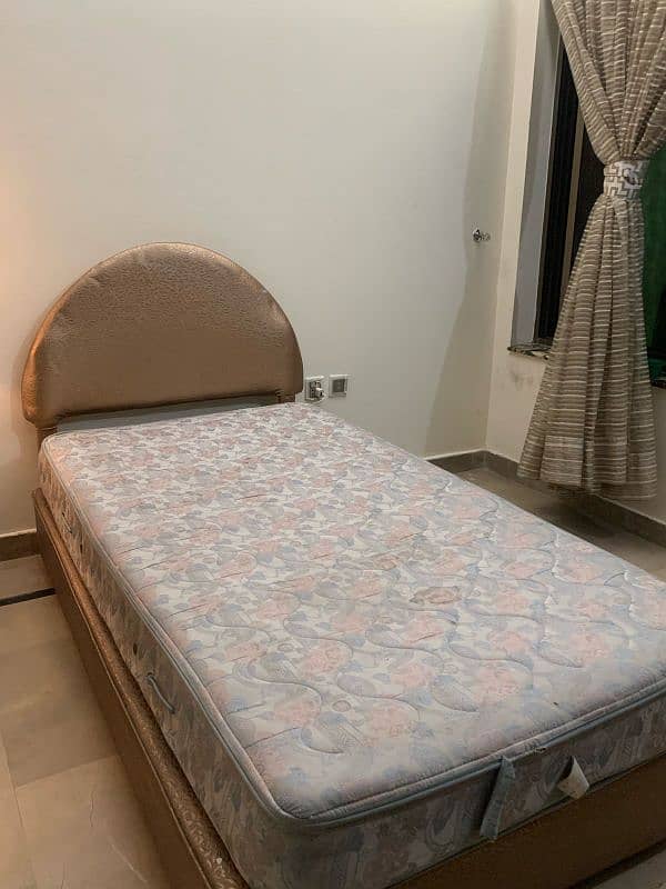single bed 0