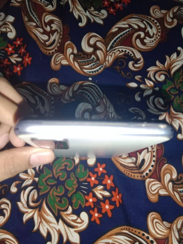 Vivo y20 phone 4