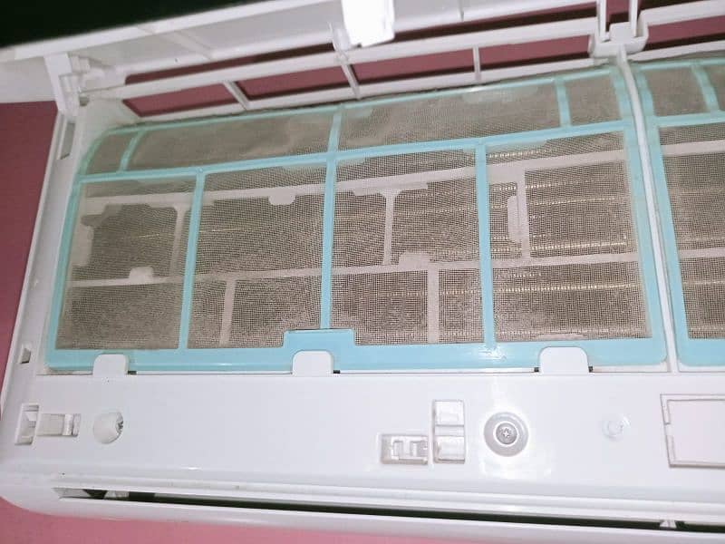 6 months Used Kenwood 1 ton AC (Non Invertor) 4