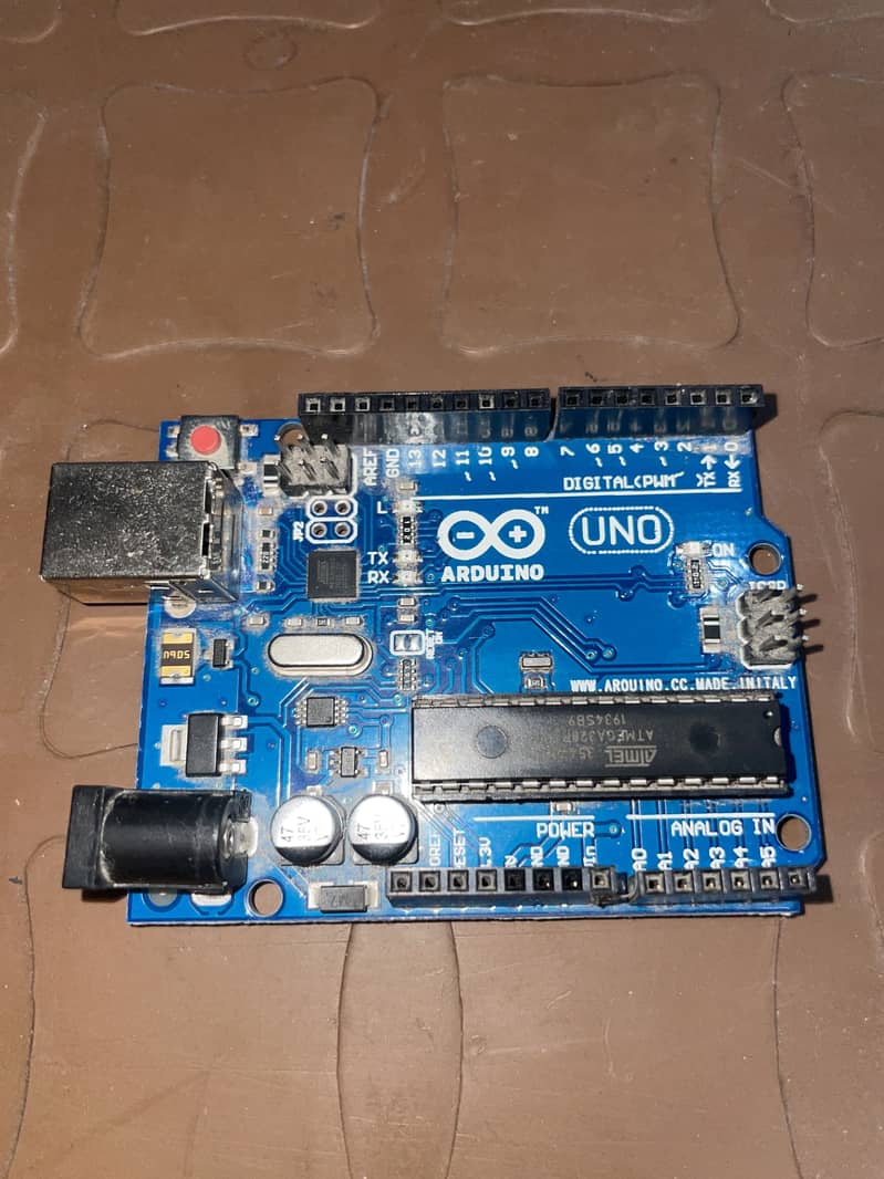 Arduino UNO 1