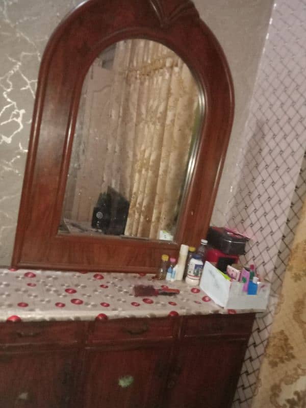Dressing Table 0